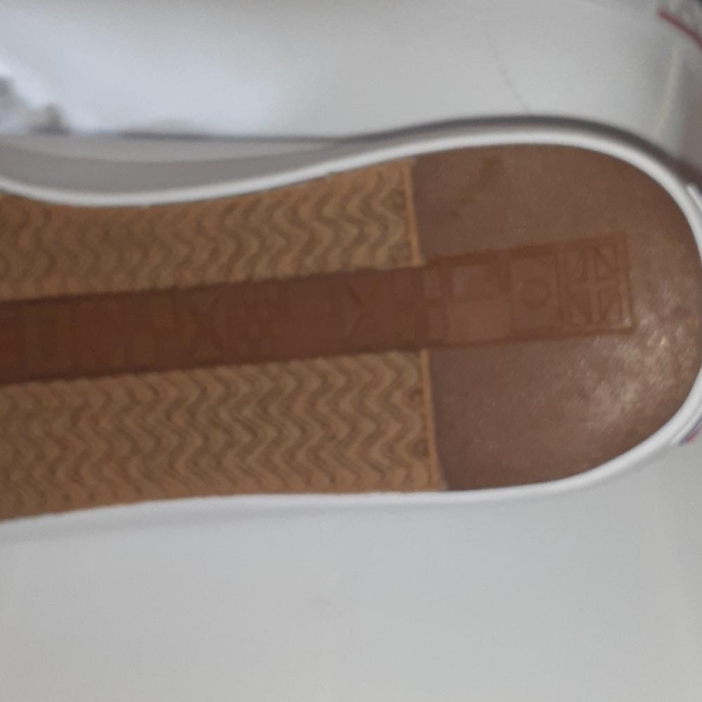 🆕🎁 Nautica White Tennis Shoes - Picture 8 of 10